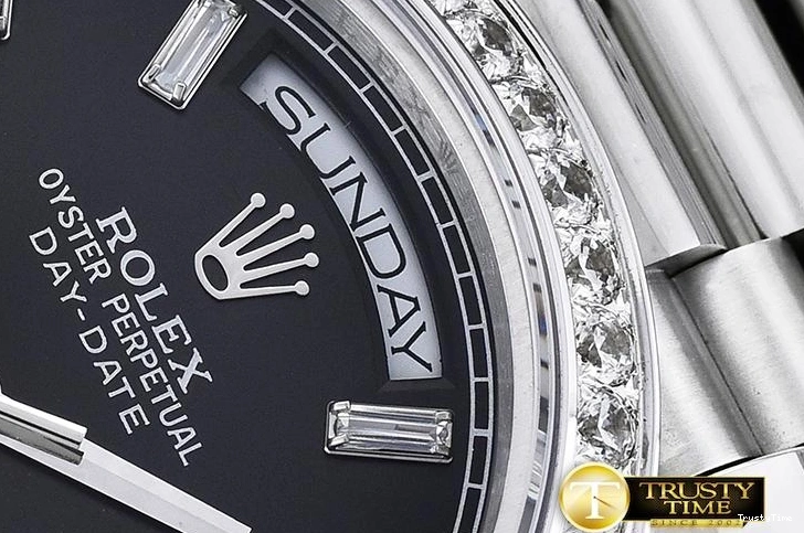 1022 RDD0206E – DayDate Attractive 673